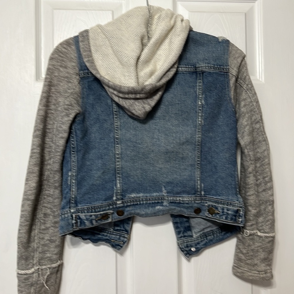 Used jacket. - Picture 3 of 3
